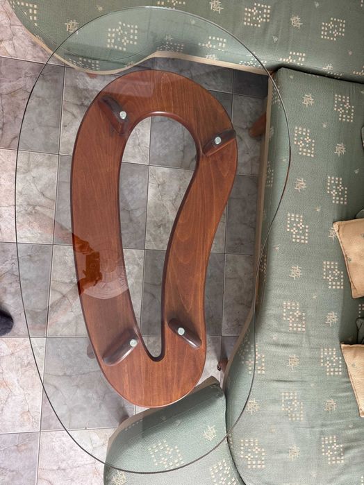 Стъклена холна маса