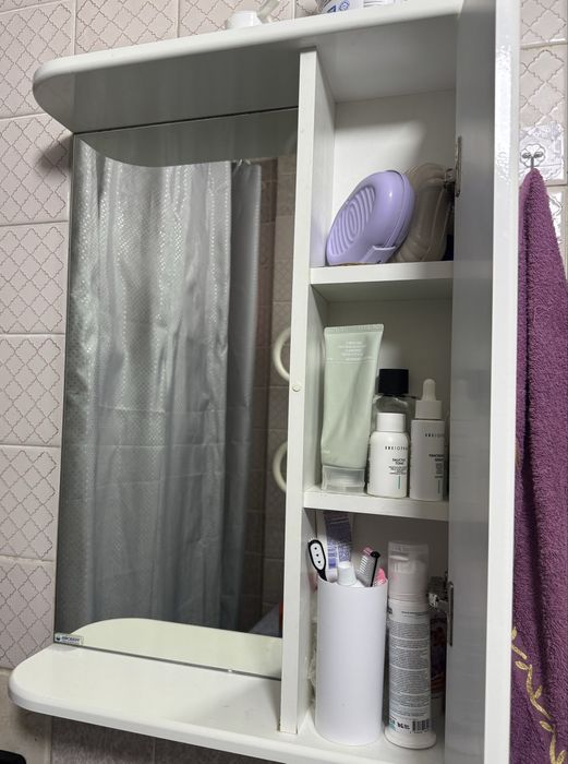 Продам зеркало со шкафом в ванну