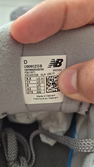 Adidași New Balance 9060 Ofertă