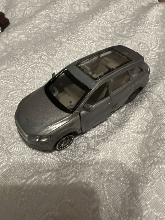 Игрушочные машинки