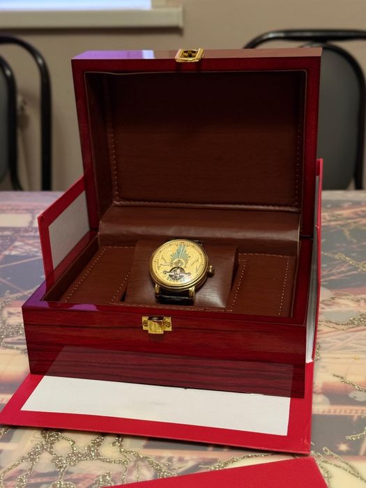 Abyroy часы продаю