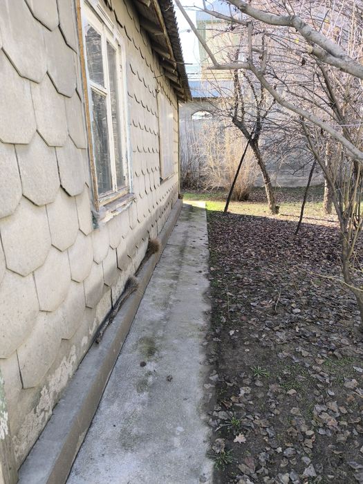 Земля 5,6 СОТОК.  Фасад 20 метро. Спутник 10 квартал. Коттедж у дороги