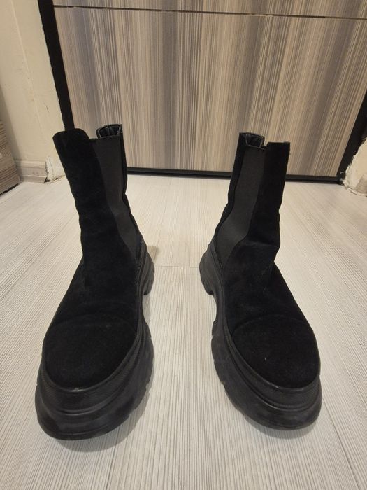 Vand ghete Luca di Gioia din piele intoarsa