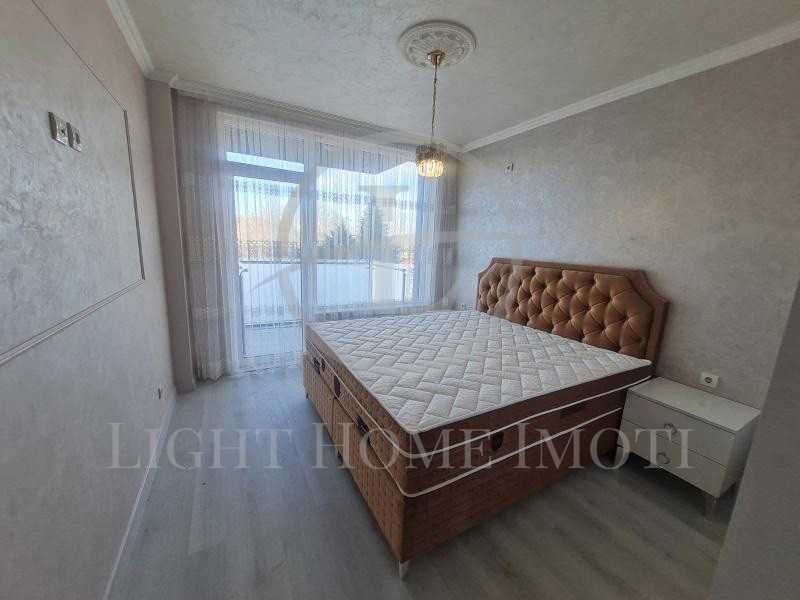Продава се Тристаен апартамент в Пловдив, Кършияка - 120 кв.м за 2034 €/кв.м - Снимка #3