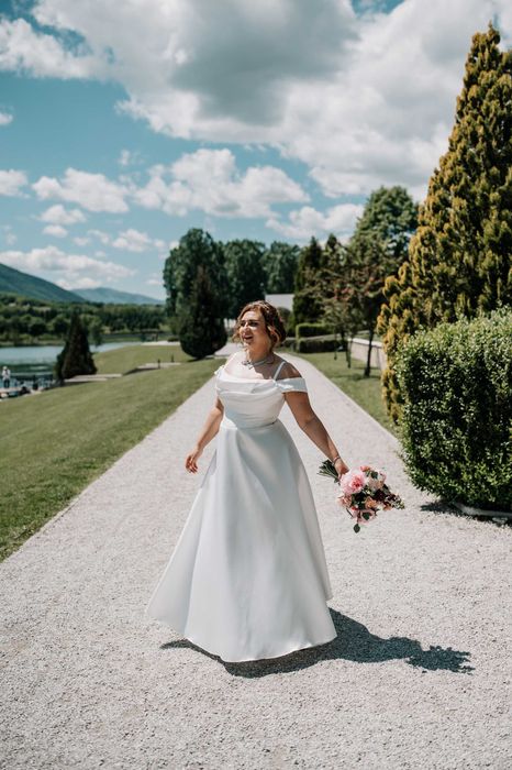 Елегантна булчинска рокля – А-линия, гъвкав размер (44-54)