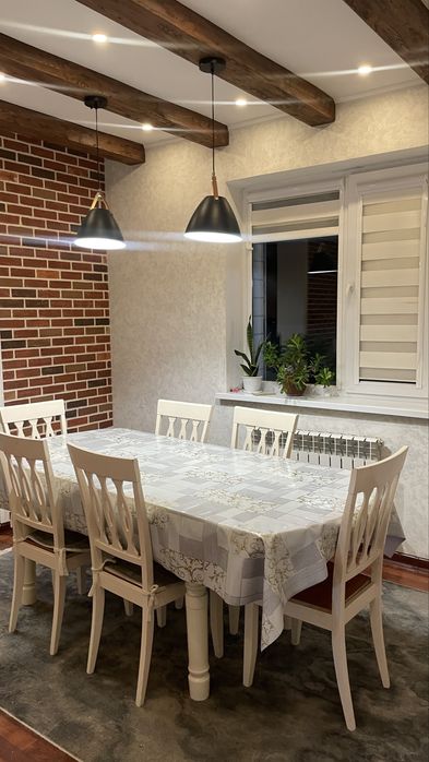 Стол со стульями