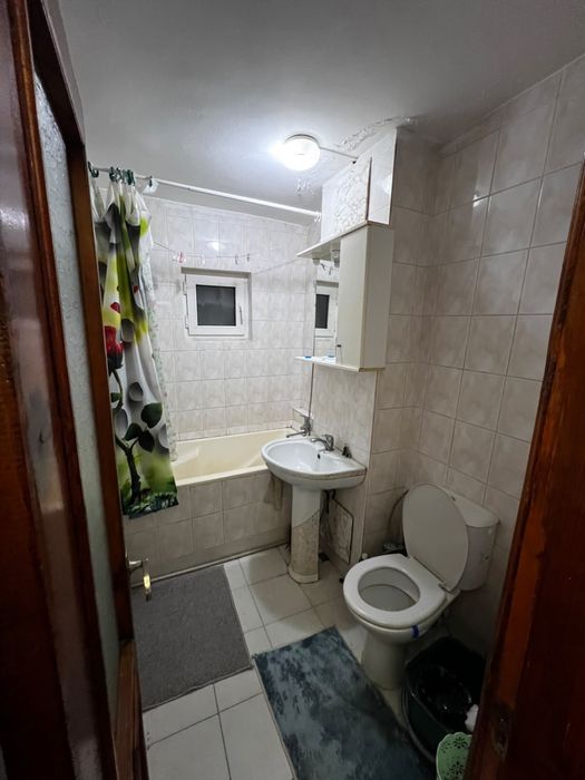 Inchiriez apartament decomandat Brazda