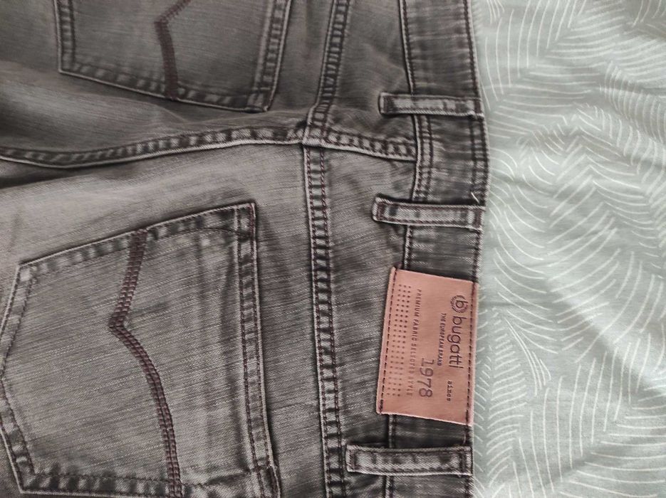 Детски дънки bugatti