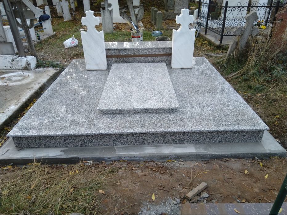 Placari cu granit, marmura, travertin sau compozit