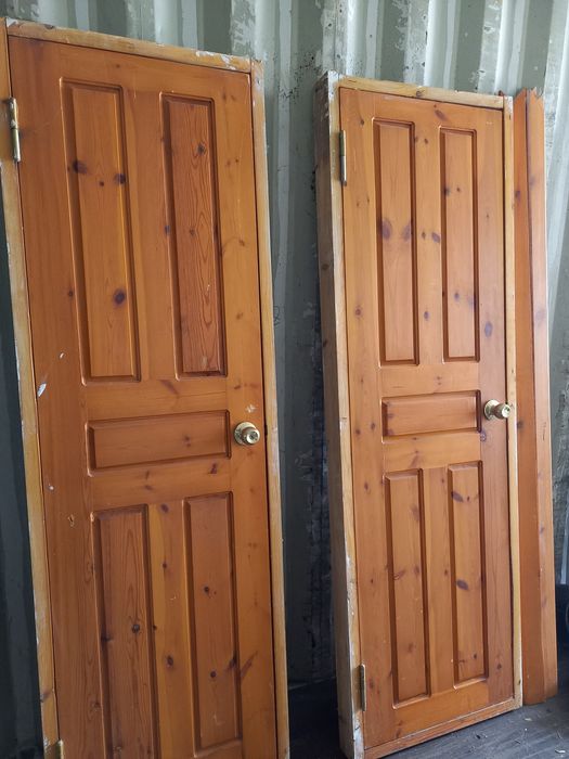 Продам Дверь деревянные