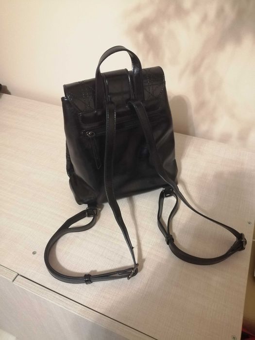 Дамска кожена раница