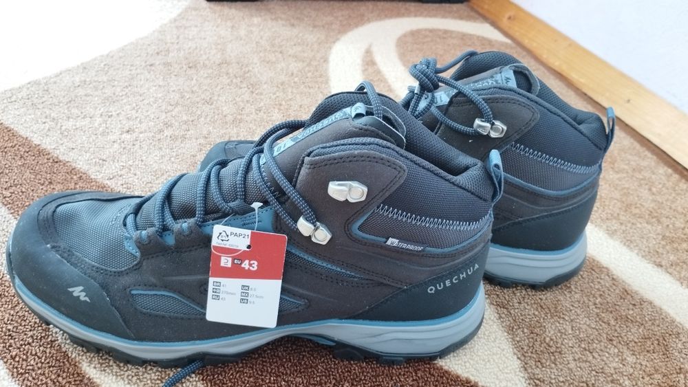 нови туристически обувки