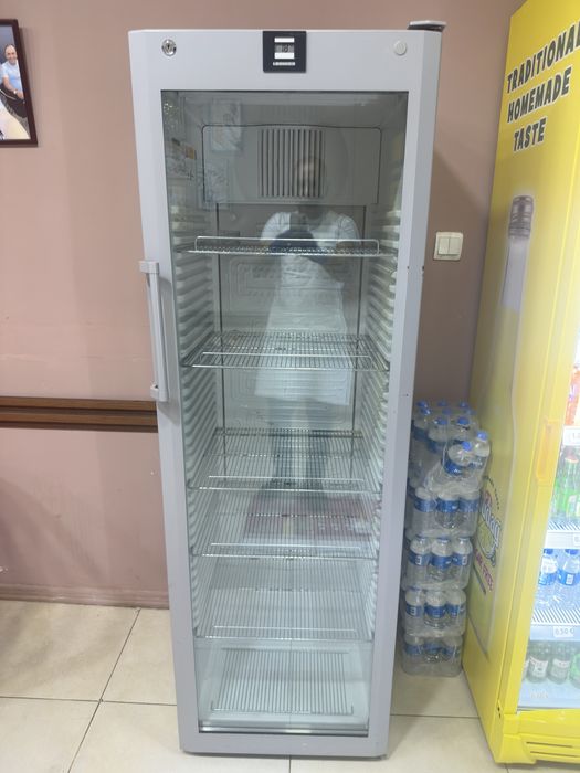 Вертикална Хладилни витрини  липхер