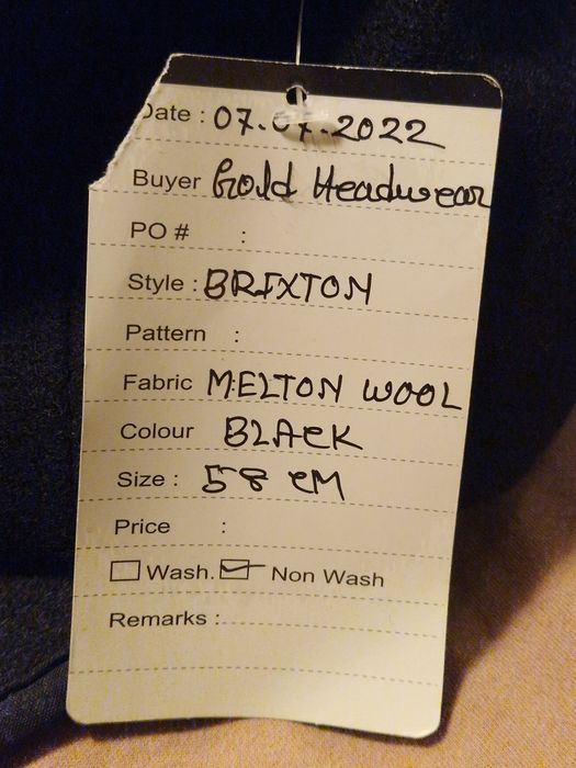 Vând șapcă unisex