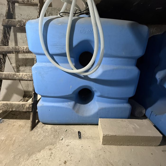 Rezervor 800 litri apa  2 bucati