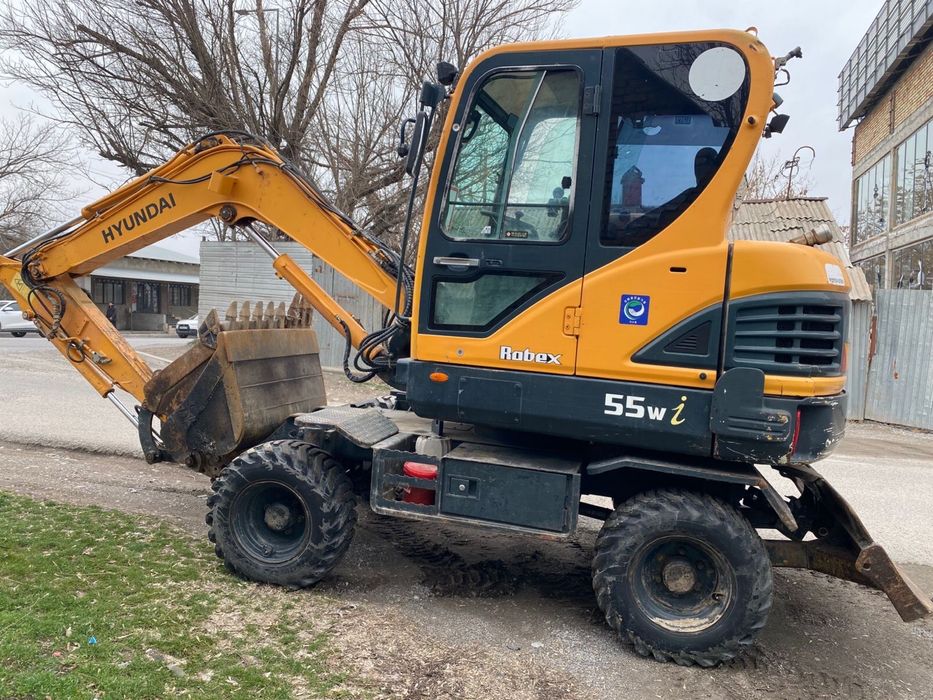 Продам экскавтор колесный Hyundai Robex 55w
