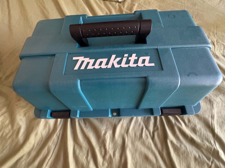 Pompa vacuum Makita DVP181 NOUA