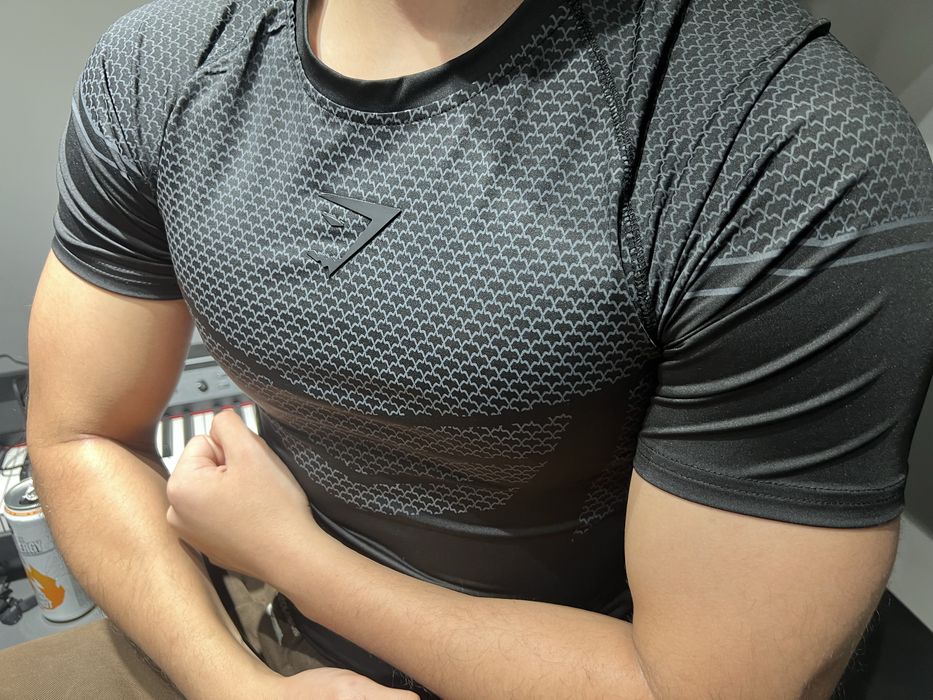 GYMSHARK рашгард