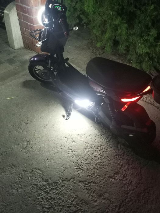 Продается электро скутер Новый