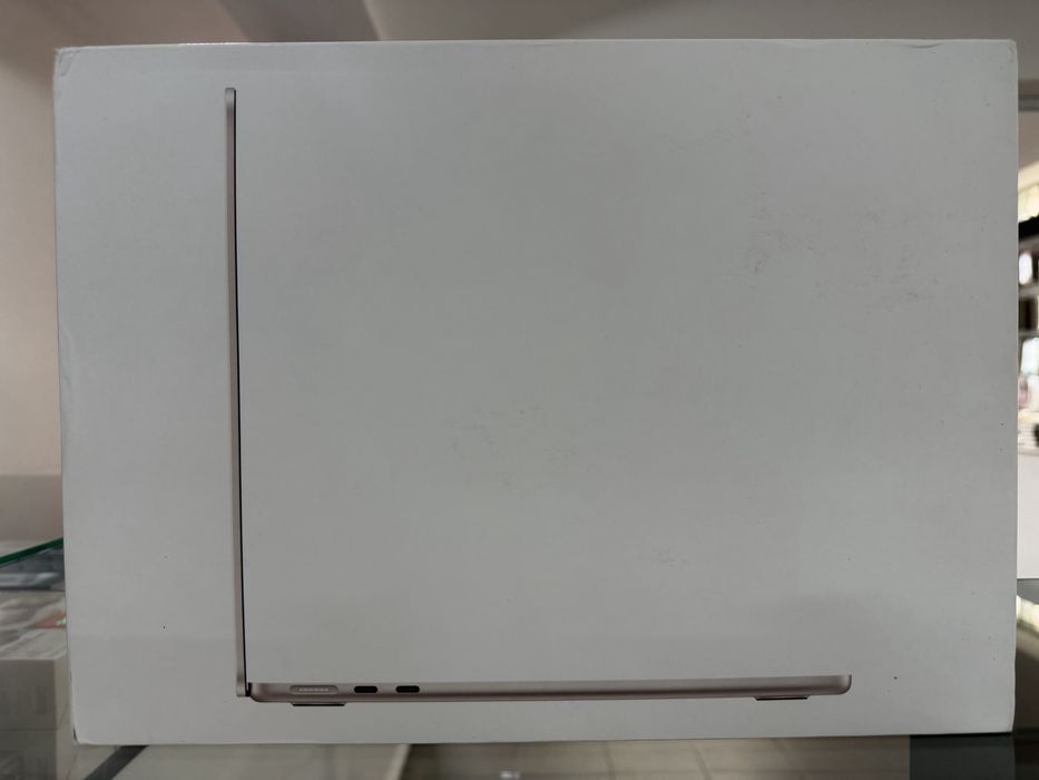 Macbook Air M4 13 Pret 4800 lei