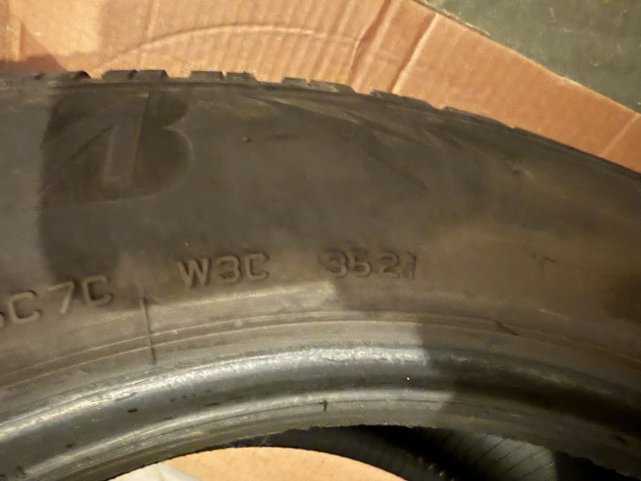 Зимни гуми Bridgestone 235 55 18