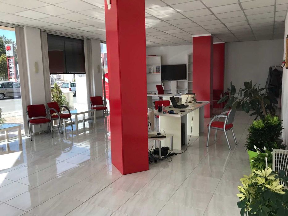 Продава се Магазин в Асеновград - 95 кв.м за 2053 €/кв.м - Снимка #1