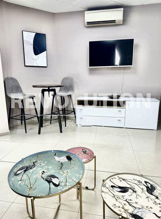 Дава се под наем Тристаен апартамент в Варна, Лятно кино Тракия - 75 кв.м за 660 € - Снимка #2