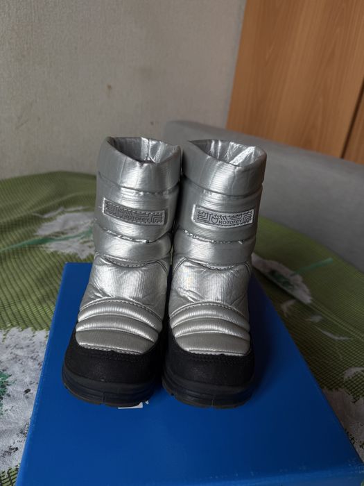 Продам зимние дутики