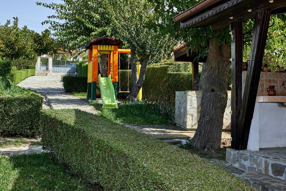 Green Life Villas – Комплекс от 3 вили с басейн до Бургас