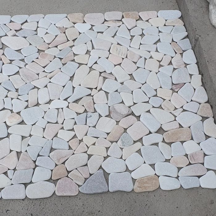 Дорожний плоски камен