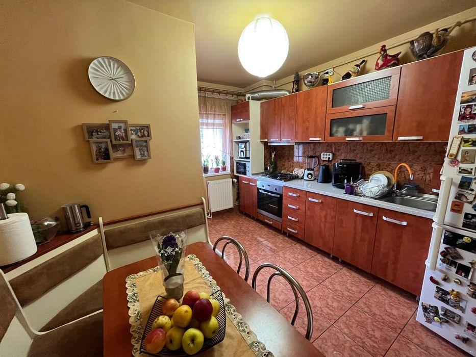 De vânzare apartament cu 3 camere