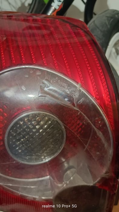 Задняя фара авенсис