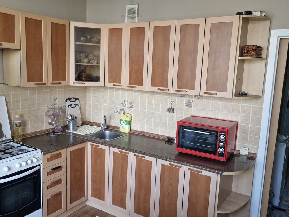 Продам кухонную мебель и плиту