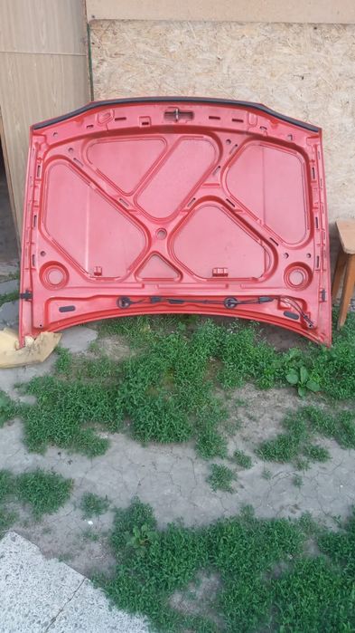 Продам капот гольф 3