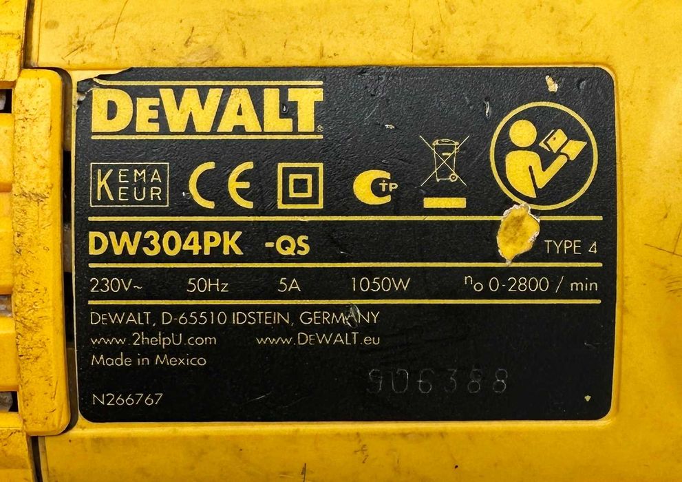 Dewalt DW304-PK - Електрически саблен трион 1050W