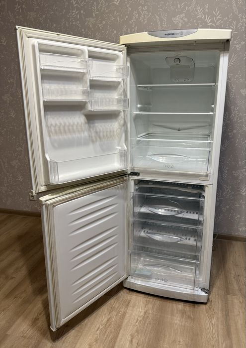 Холодильник LG expresscool