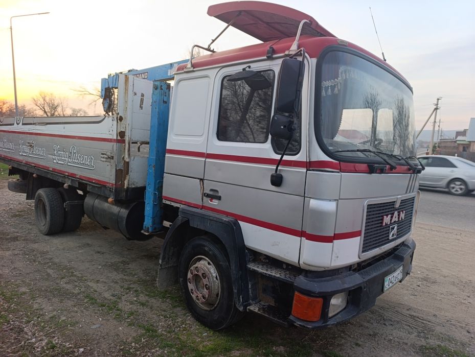 Козырек для грузовой автомашины