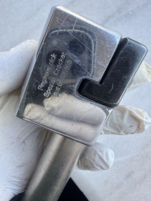 Dispozitiv pt reparatie usi