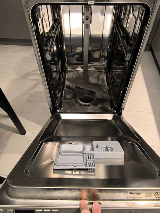 Съдомиялна Whirlpool