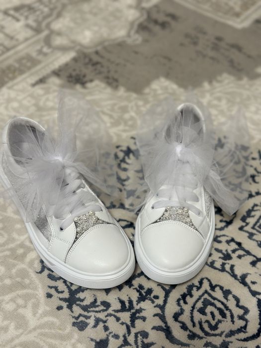 Свадебные кеды) Они очень красивые и удобные