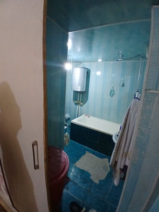 ХОВЛИ Сотилади.Меробод.срочно Ок-Билол.3.хона.5,09.Сотик