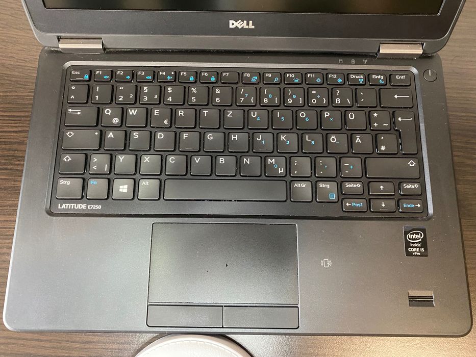 *ОТЛИЧЕН* Dell Latitude E7250 Intel i5  8GB 256GB SSD Windows 10 Pro