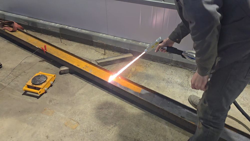 3 кW Лазер за заваряване, почистване и рязане на метали