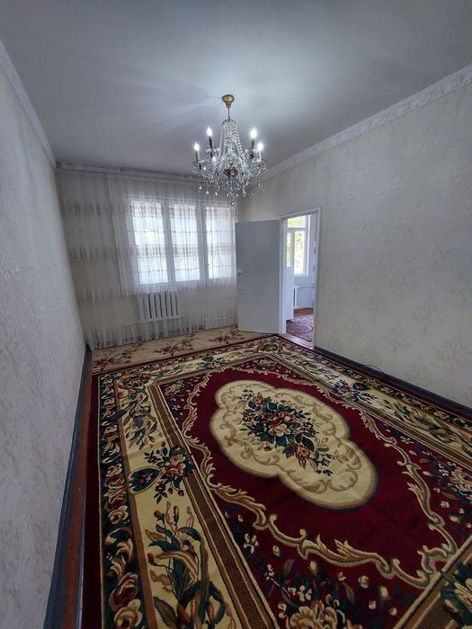 Prodayotsa Chilonzor 12 kv uy soriladi 1/1/4 arentir Farxot bozori