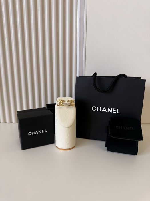Cercei Chanel auriu