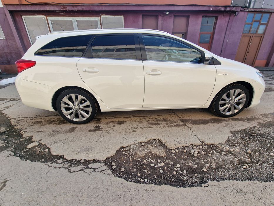 TOYOTA Auris 2015 — imagine 3
