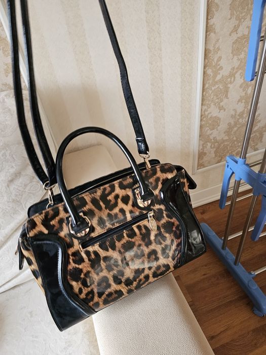 Сумку кожаную продам