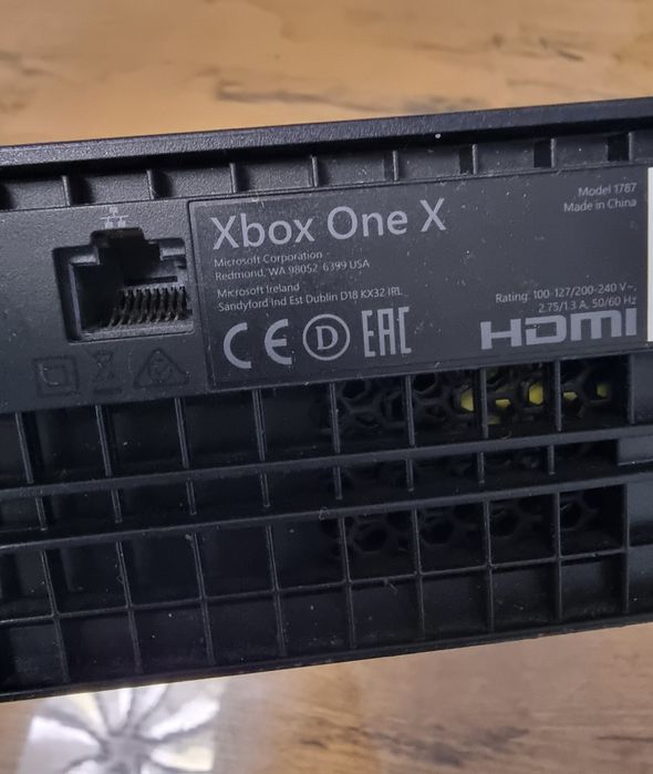 Xbox One X работещи