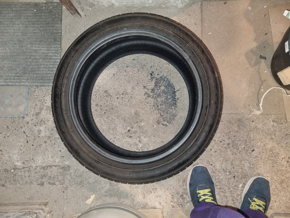 Продават се комплект гуми за Тойота 225/45 R 17
