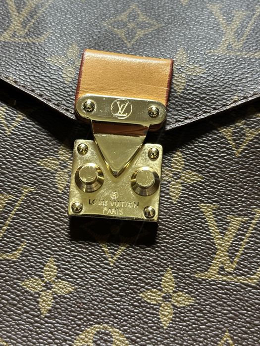 Geant Louis Vuitton Metis Hobo Monogram Canvas in conditie buna